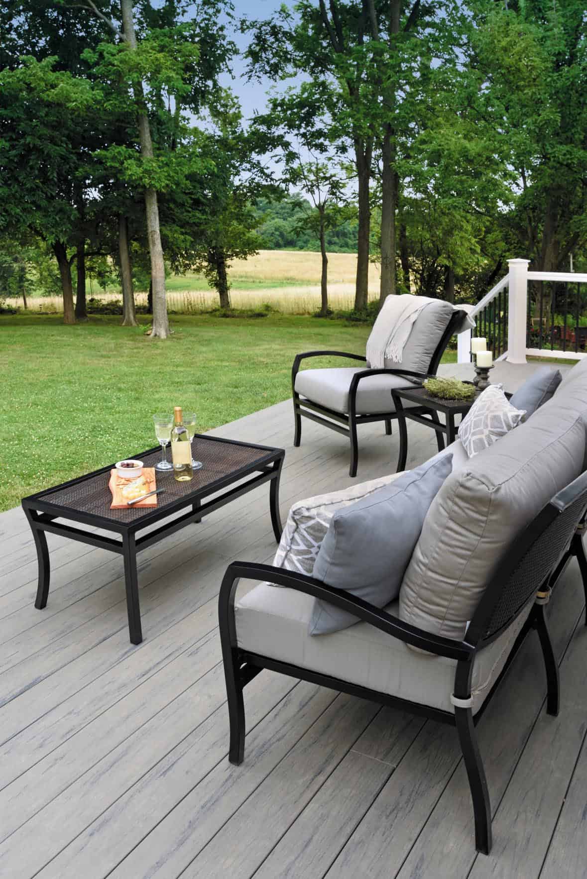 tt_terrain_silvmaple_radiancerail_spraul_31 TimberTech terrain Silver Maple